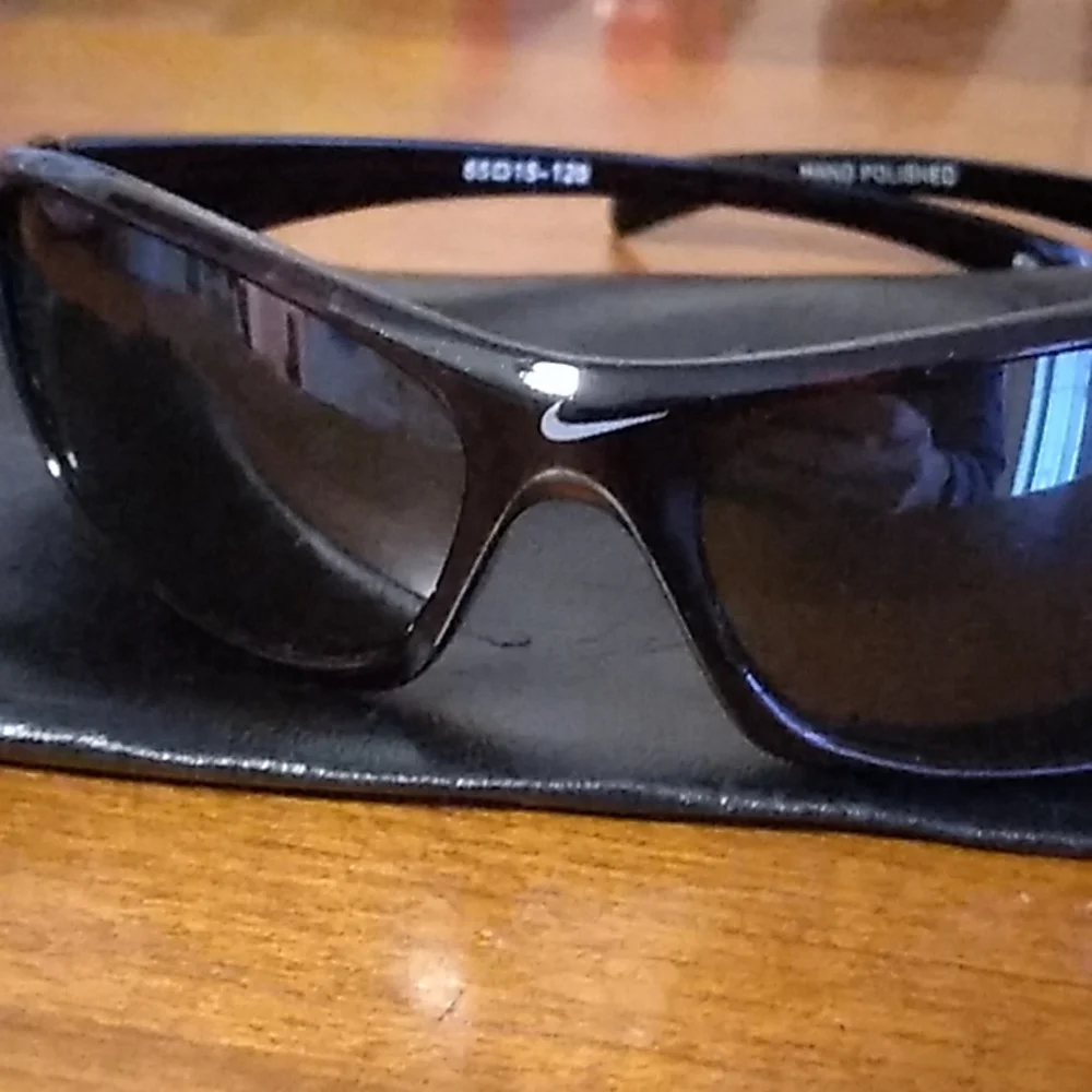 Nike sunglasses - Picture 4 of 4